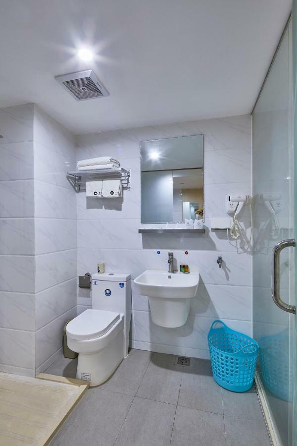 Insail Hotels Airport Road Гуанчжоу Экстерьер фото