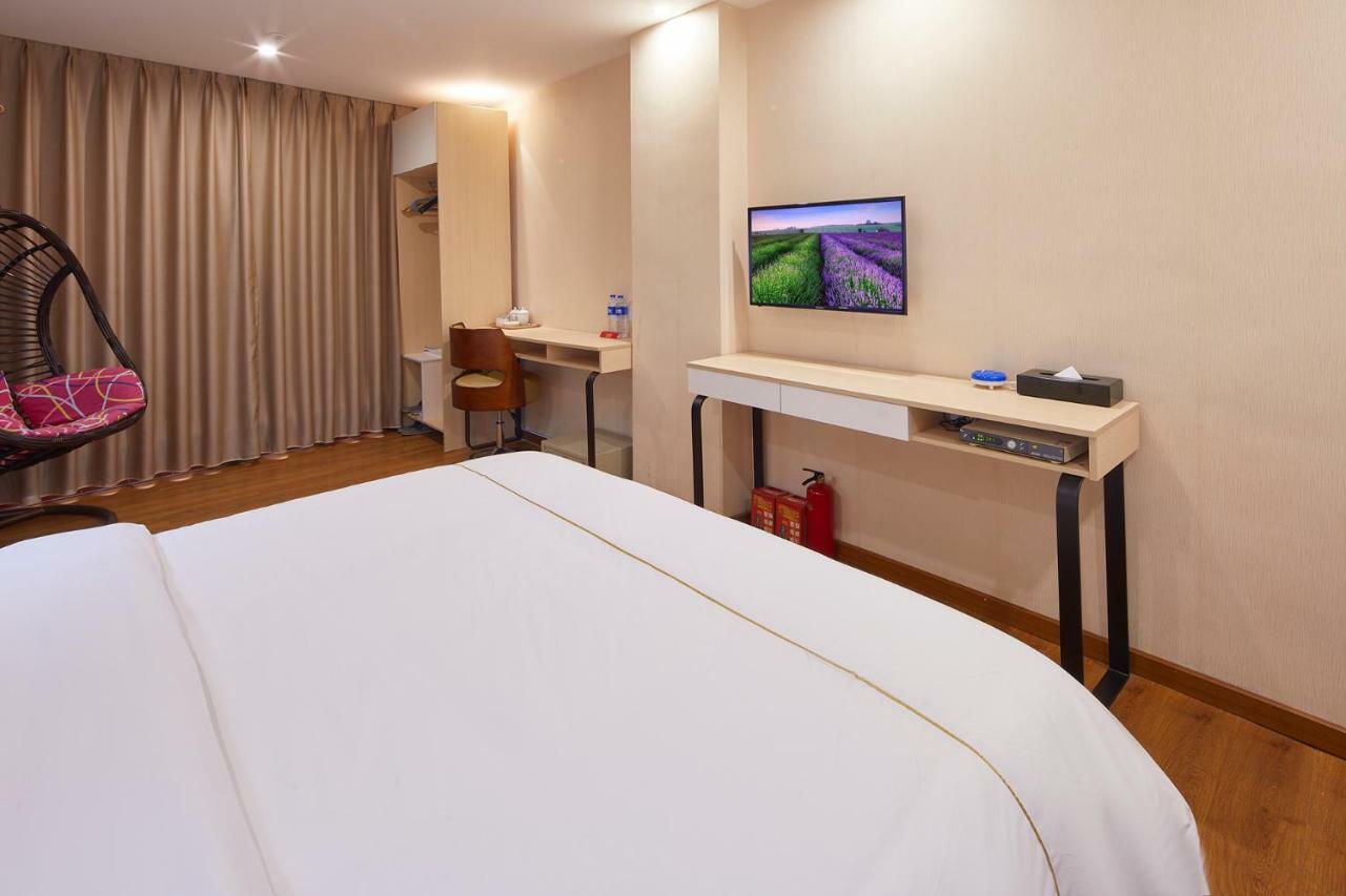 Insail Hotels Airport Road Гуанчжоу Экстерьер фото